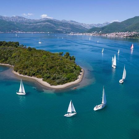 Ino Apartments Tivat Buitenkant foto