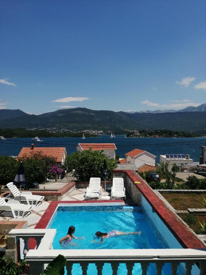 Ino Apartments Tivat Buitenkant foto