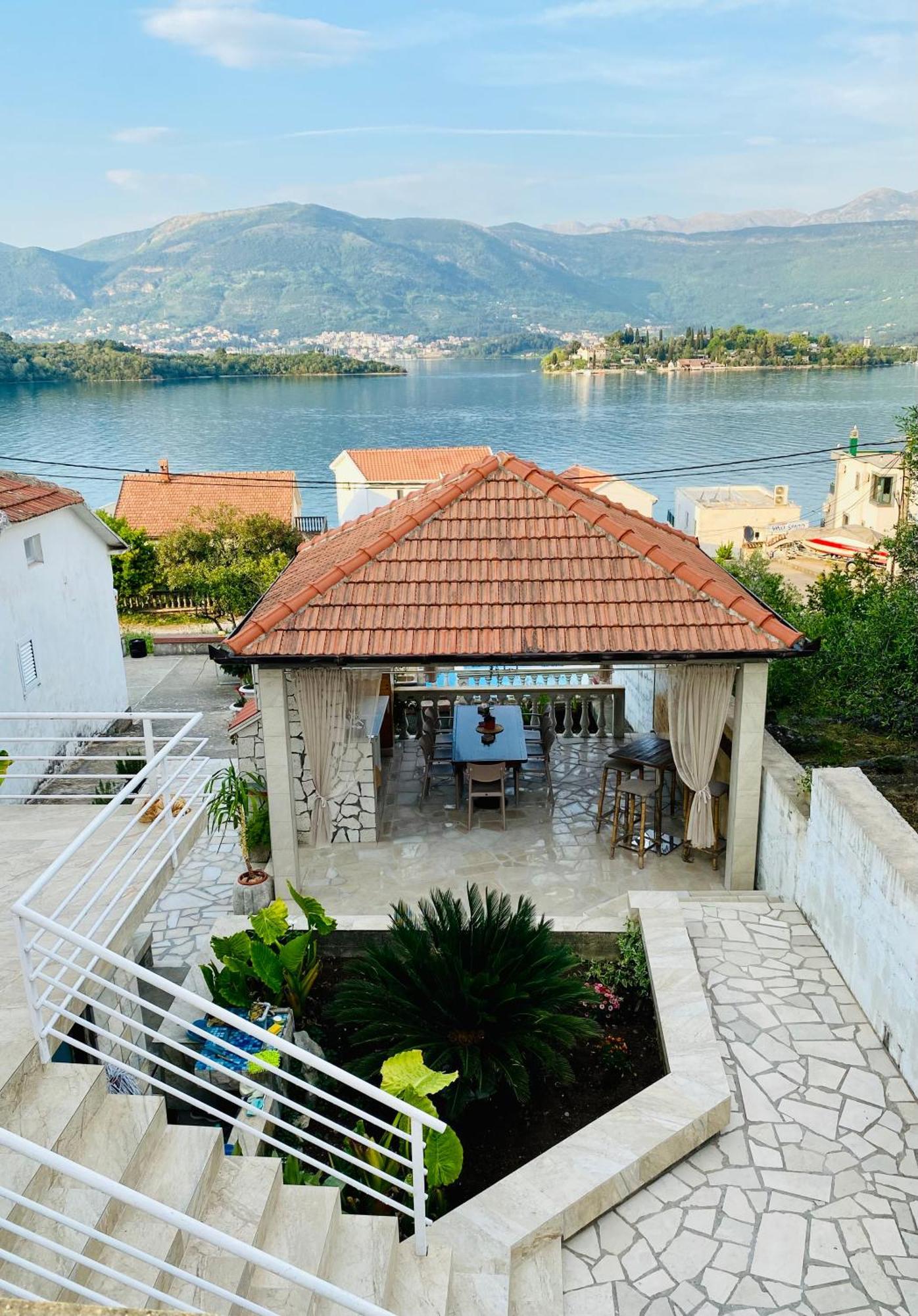 Ino Apartments Tivat Buitenkant foto