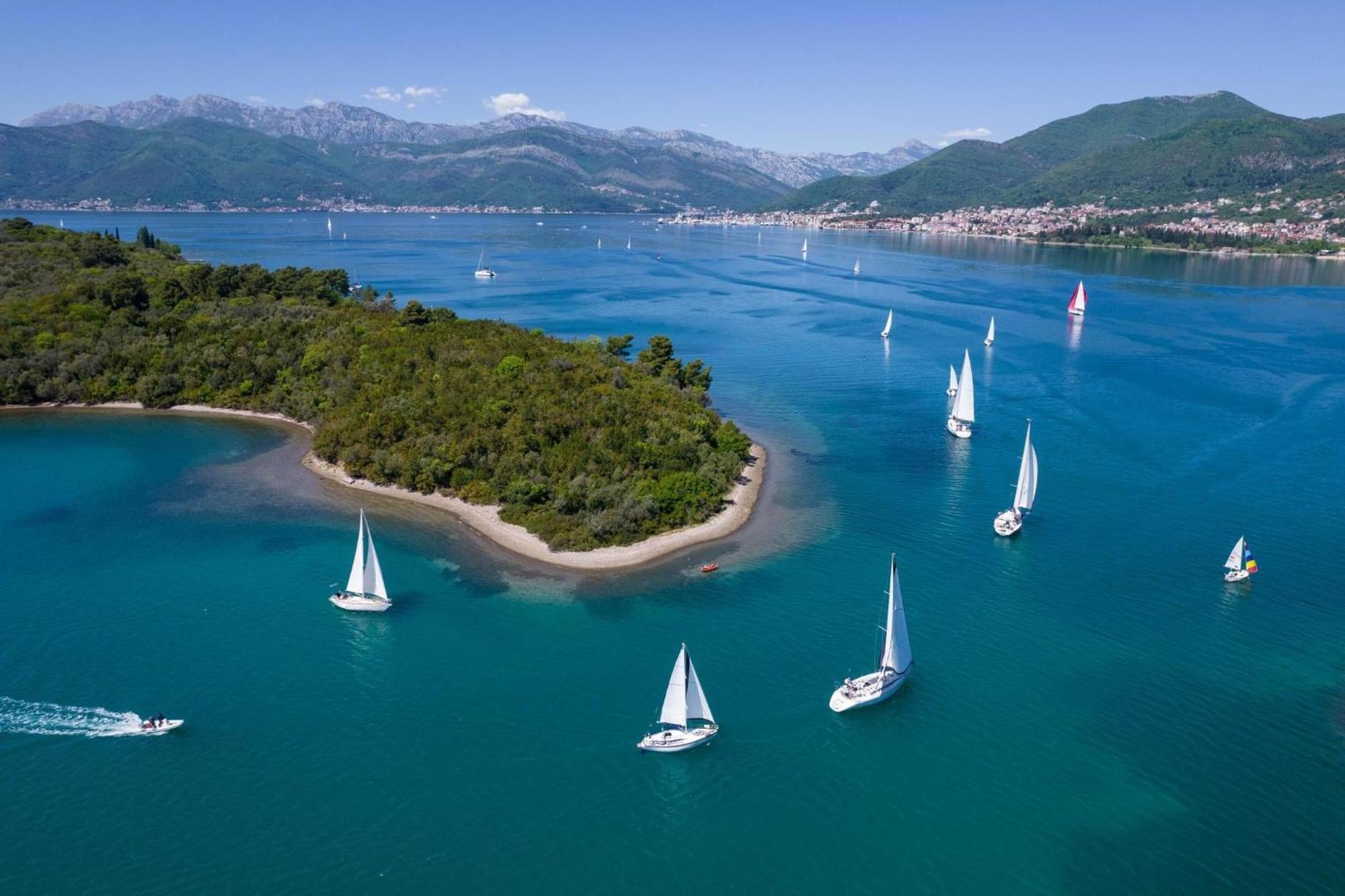 Ino Apartments Tivat Buitenkant foto