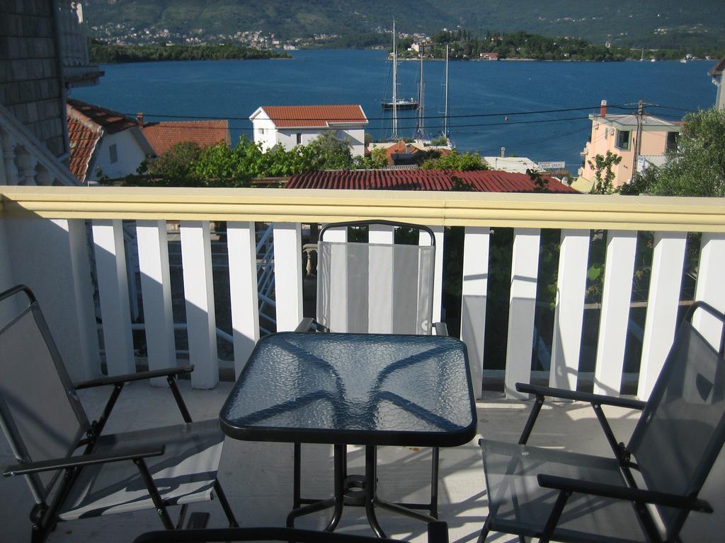 Ino Apartments Tivat Buitenkant foto