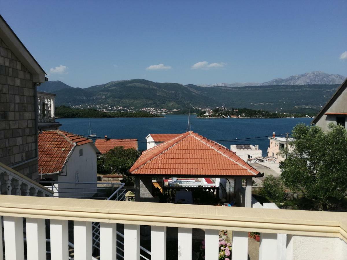 Ino Apartments Tivat Buitenkant foto